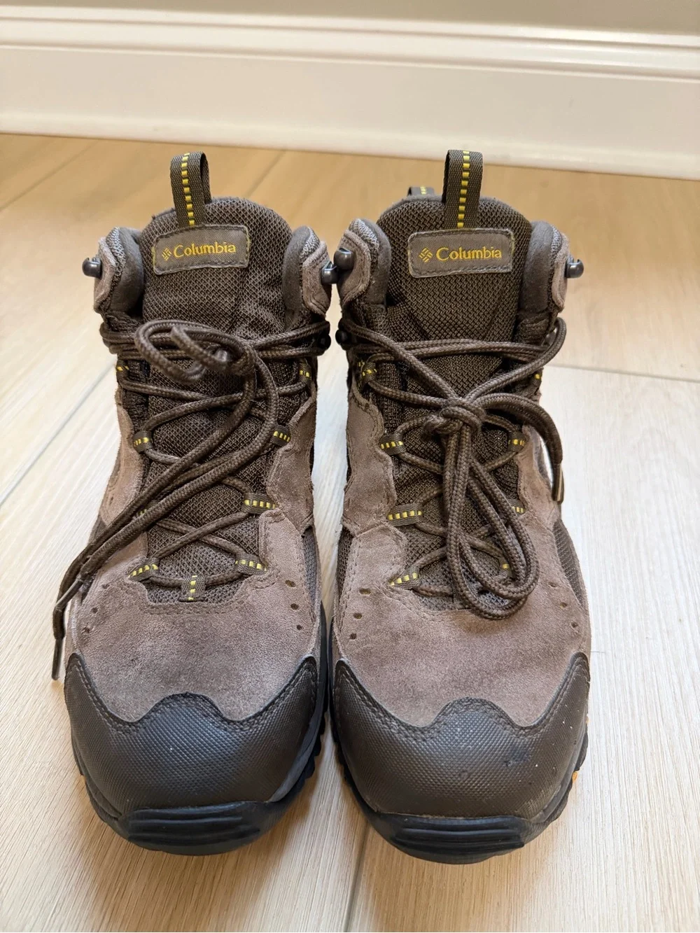 Men’s Columbia Hiking Boots size 9